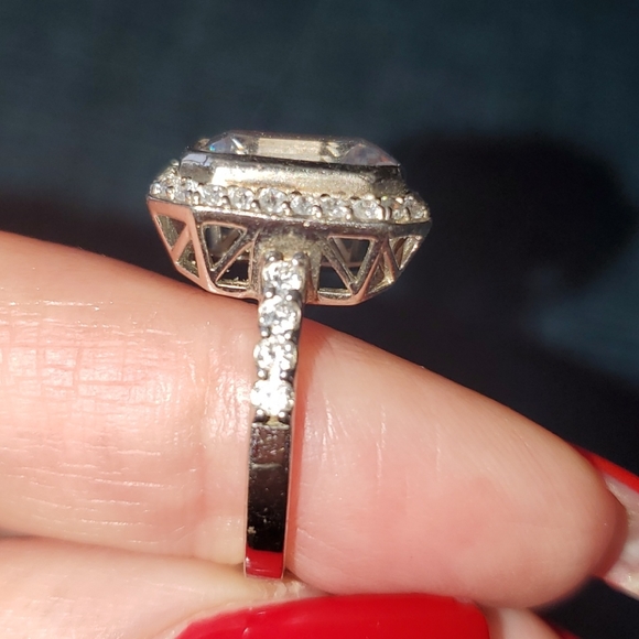 Cubic zirconia ring - Picture 5 of 7
